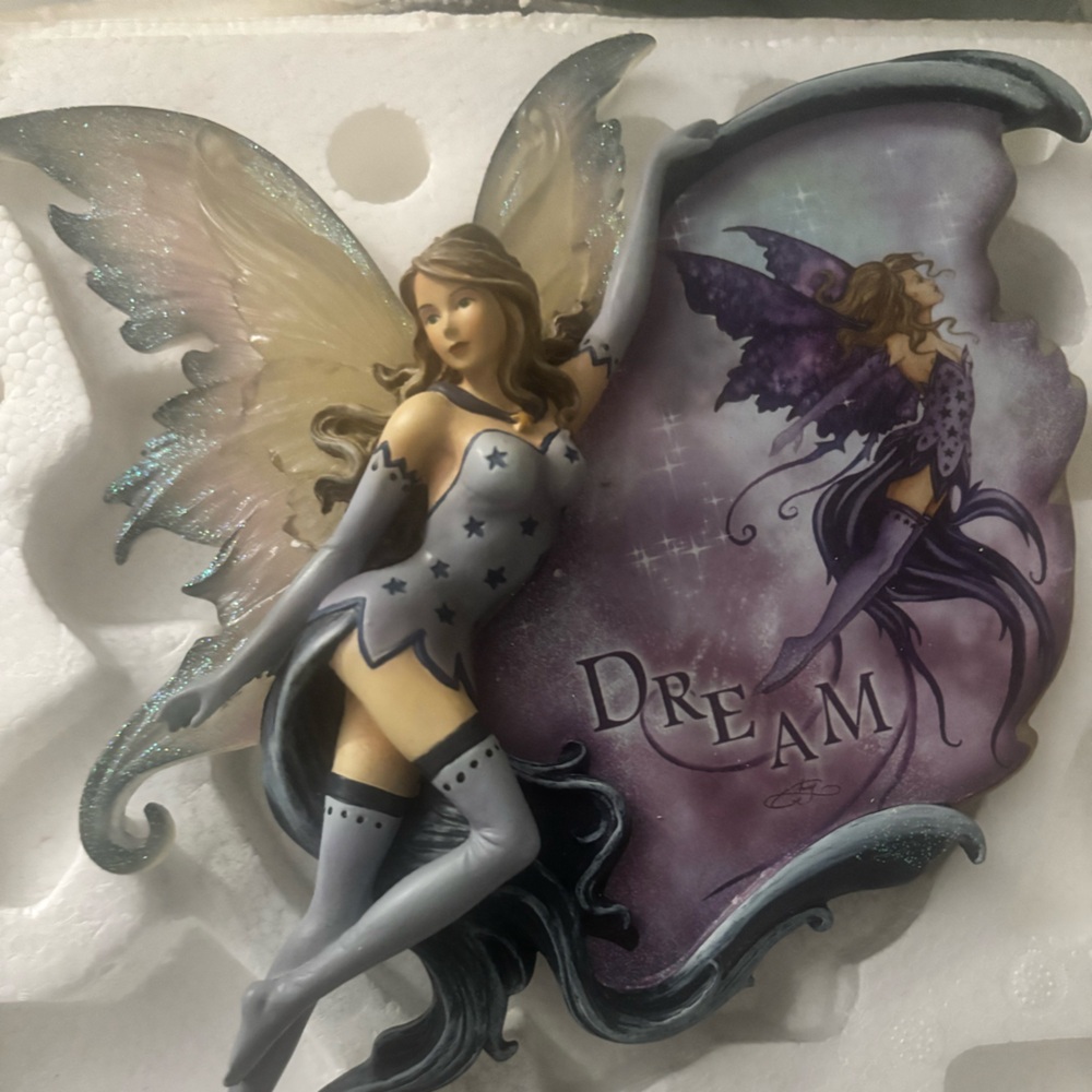 Dream" Fairy Figurine from the 2007 "Realm Wonder" series by artist Amy Brown
